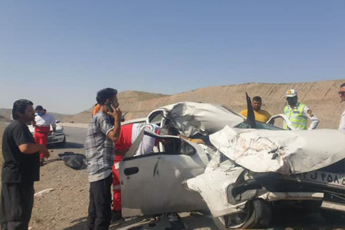 6 کشته و مصدوم بر اثر برخورد خودرو ساینا و کامیون در اتوبان کاشان به سمت نطنز