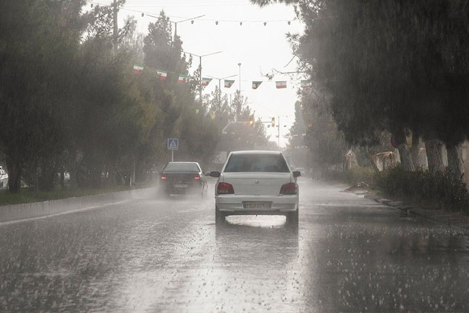 کاهش آلودگی هوا از عصر امروز/بارش پراکنده باران در کاشان و آران و بیدگل