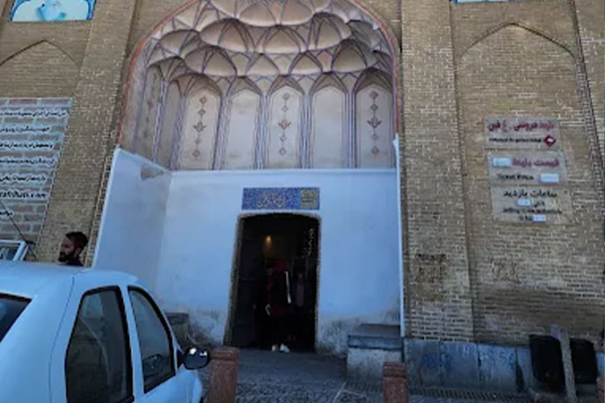 اطلاع رسانی غلط و خلف وعده شهرداری کاشان موجب گمراهی و سرگردانی گردشگران شد