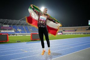 استقبال مردمی از ریحانه مبینی در آران و بیدگل