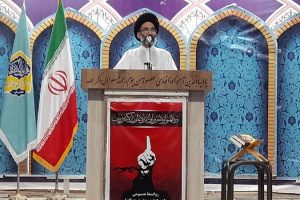 امام جمعه کاشان کفن‌پوش ‌به میعادگاه نماز جمعه رفت