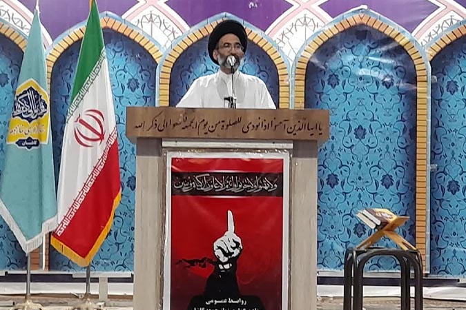 امام جمعه کاشان کفن‌پوش ‌به میعادگاه نماز جمعه رفت