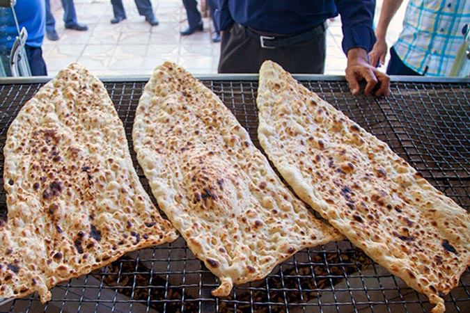 نان آزاد، قیمت‌گذاری دولتی ندارد اما نظارت ویژه خواهیم داشت