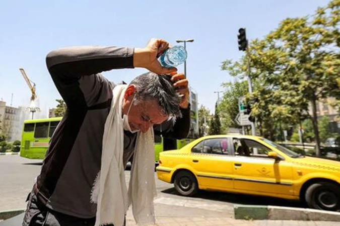 با ثبت دمای ۴۰.8 درجه در روز دوشنبه؛ کاشان و آران و بیدگل گرم‌ترین شهرهای استان اصفهان شدند