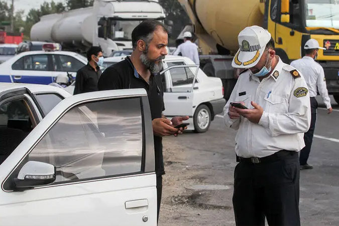 برخورد با 434 وسیله نقلیه متخلف در خیابان امیرکبیر؛ برخورد قاطع پلیس کاشان با هنجارشکنی و حرکات نمایشی در محدوده باغ فین