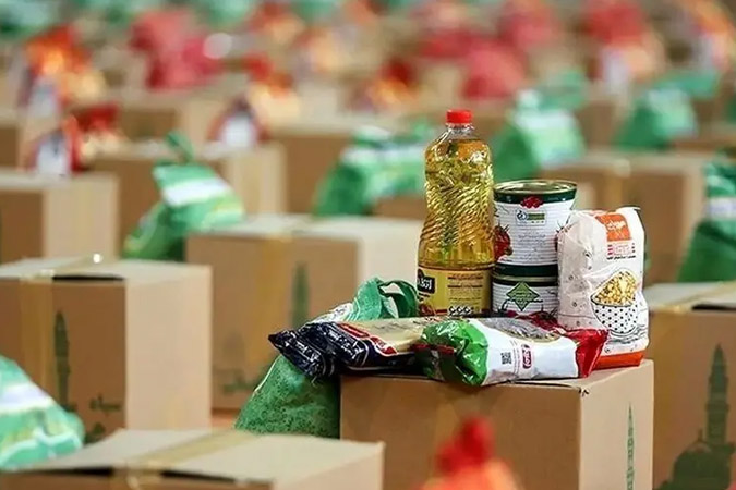 کار زیبای یک هیئت در آران و بیدگل بسته معیشتی برای رفاه نیازمندان جایگزین غذای نذری شد