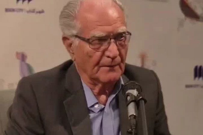 رونمایی از کتاب در سایه روشن زمان؛ خاطرات پزشکان پیشکسوت کاشان