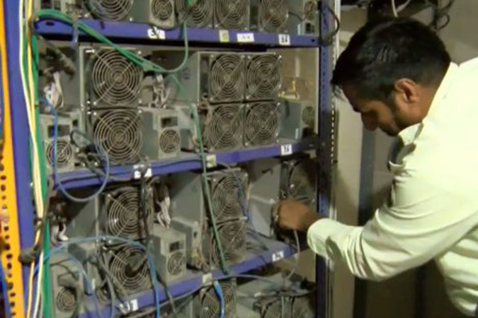 کشف 62 دستگاه ماینر غیر مجاز در شهرک صنعتی کاشان و آران و بیدگل