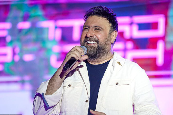 کنسرت یلدایی محمد علیزاده با استقبال پرشور مردم کاشان برگزار شد