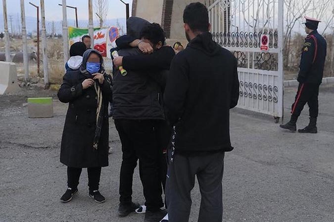 آزادی 3 زندانی نیازمند در کاشان با نذر هزینه ترحیم زنده‌یاد بابایی