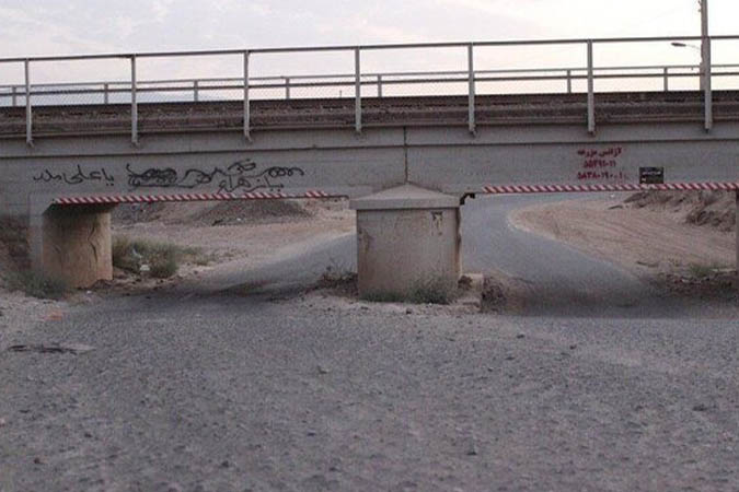 خسارت 250 میلیاردی دشمن به شبکه ریلی کاشان/آغاز عملیات بازسازی پل راه‌آهن یحیی‌آباد