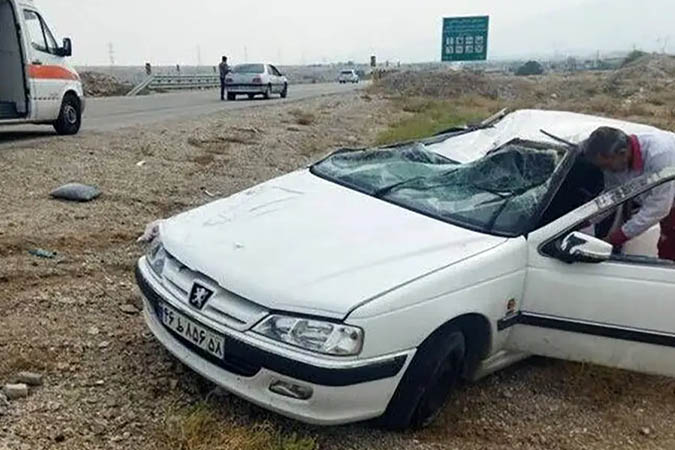 واژگونی خودروسواری پارس در جاده نیاسر یک فوتی و 2 مصدوم برجای گذاشت