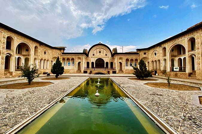 بازدید رایگان از خانه‌های تاریخی طباطبایی، حمام سلطان‌میراحمد و خانه عباسیان در روز سه شنبه و چهارشنبه