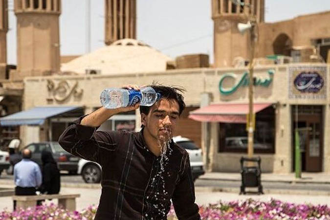 ثبت رکورد گرمای بی‌سابقه در کاشان؛دمای هوا به ۴۳ درجه رسید