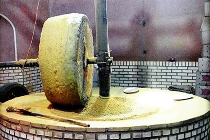 آسیاب سنگی 400 ساله کاشان، اینجا یکی از ارزشمندترین آسیاب‌های سنتی ایران قرار دارد.