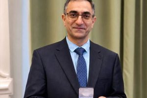 افتخاری دیگر برای جامعه علمی کاشان؛ دکتر جواد مشرقی بار دیگر رئیس انجمن ریاضی کانادا شد